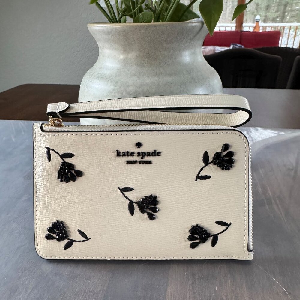 Kate Spade Lucy Small Floral Card Holder Wallet Wristlet White w/ Black Flowers